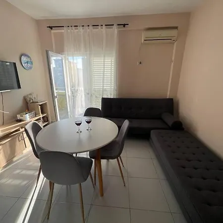 Apartment Natali's Golem Beach